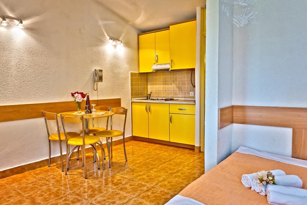 Apartment Bonaca Klek Exterior foto